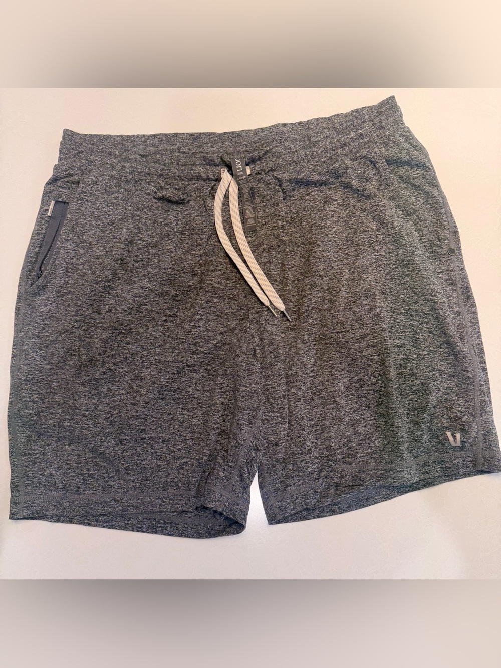 Vuori Banks Short Athletic Shorts Gray XL! Excellent used condition!